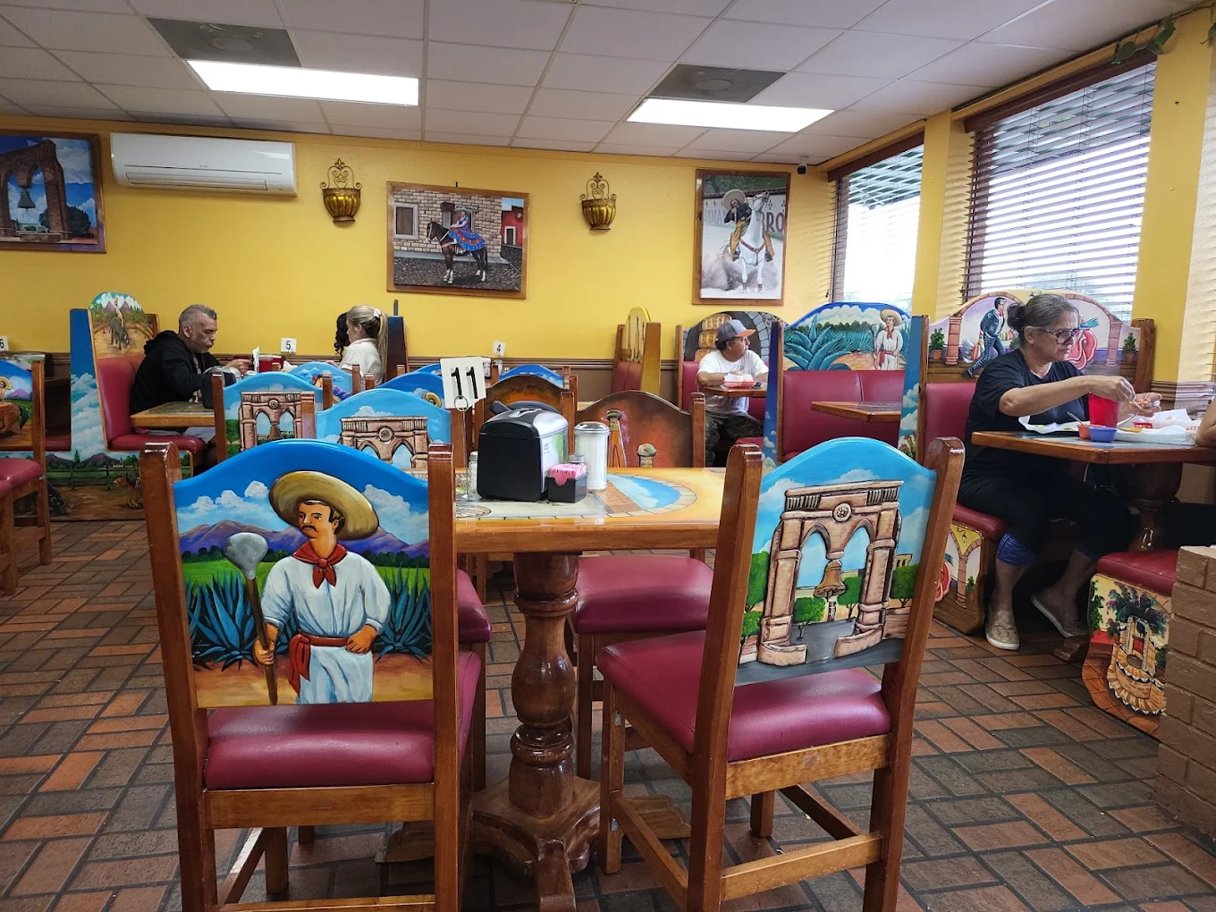 Restaurant interior ambiance